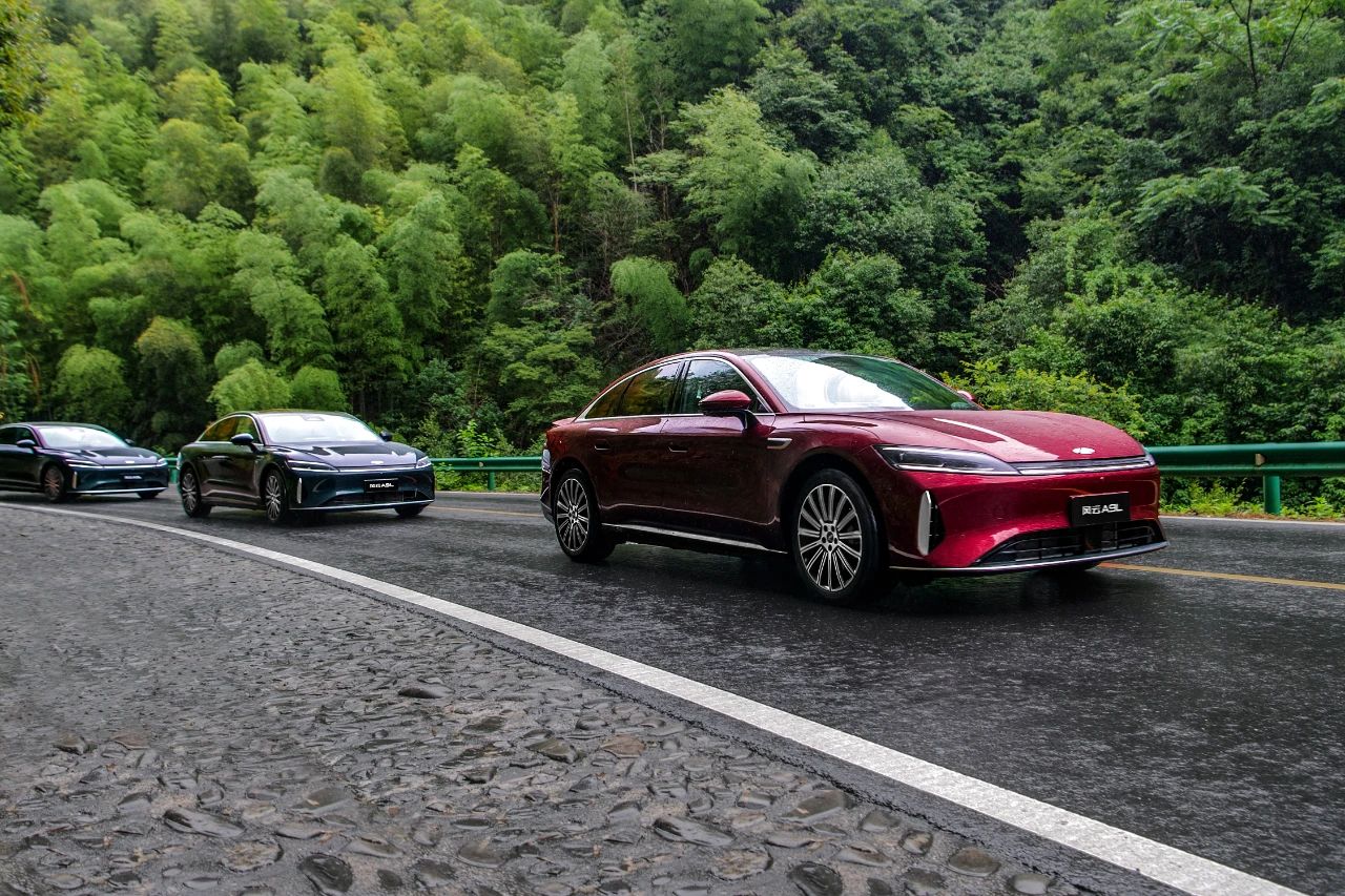 风云A9L预售15.99万起 4秒级零百+2500km续航