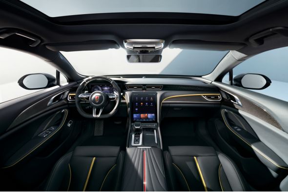 2025款红旗HS3 PHEV劲为PLUS版、2025款红旗H6联袂上市