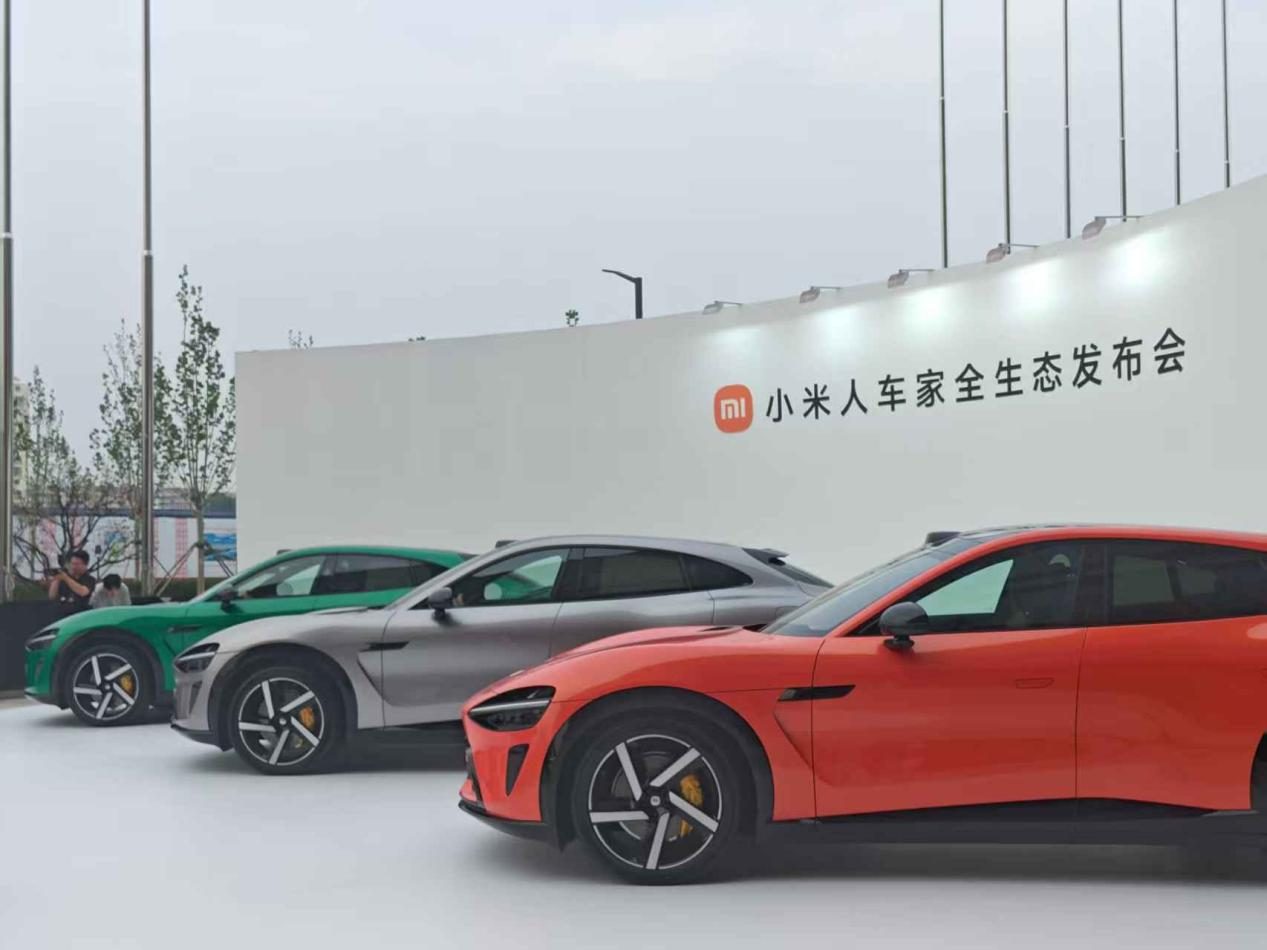 3分钟大定数量突破20万，25.35万起的小米YU7，又成市场搅局者