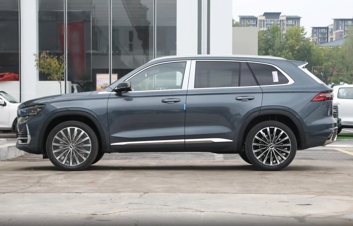 星越 L 强势登顶全品牌全级别燃油 SUV 销量冠军，彰显卓越实力
