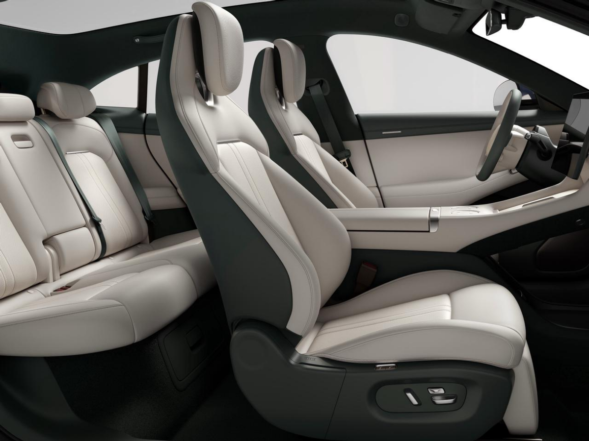 定位「豪华高性能SUV」，小米YU7 正式上市，售价25.35万元起