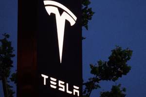 小米YU7和特斯拉Model Y，棋逢对手还是“鹿死谁手”？