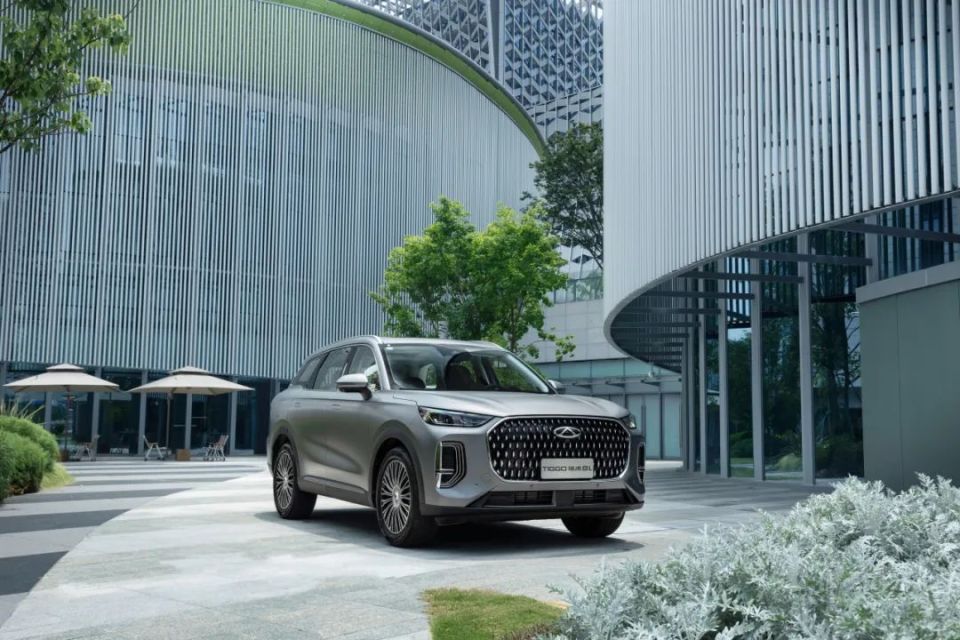 冠军之上荣耀加冕，瑞虎8L问鼎2025环塔T1.1组总冠军