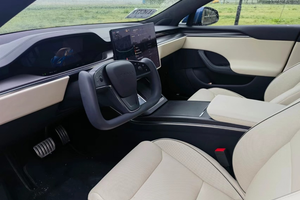 新款特斯拉Model S 实车曝光！焕新升级，实力或将更进一筹