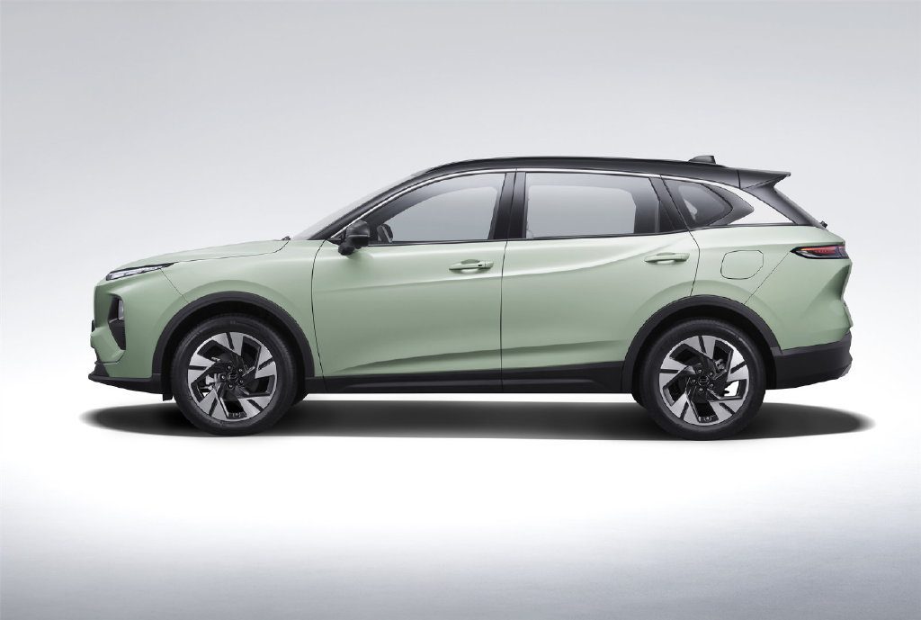 限时9.98万起售！奔腾悦意07这款中型混动SUV，该怎么选？