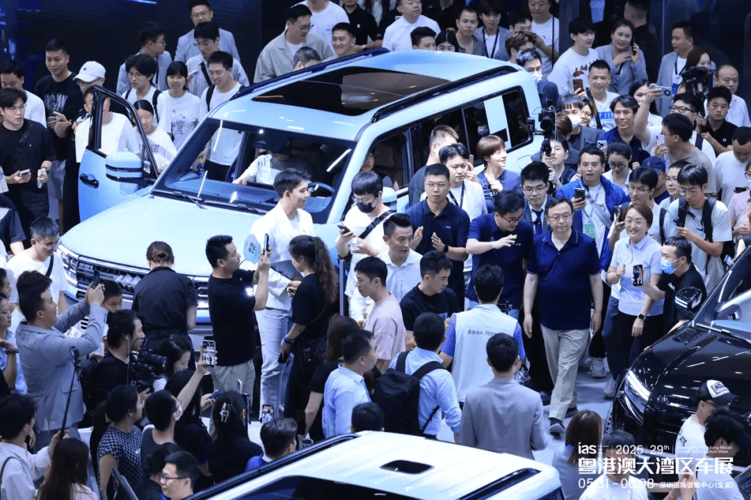 潮涌湾区，齐竞渡，共扬帆：2025粤港澳大湾区车展盛大启幕