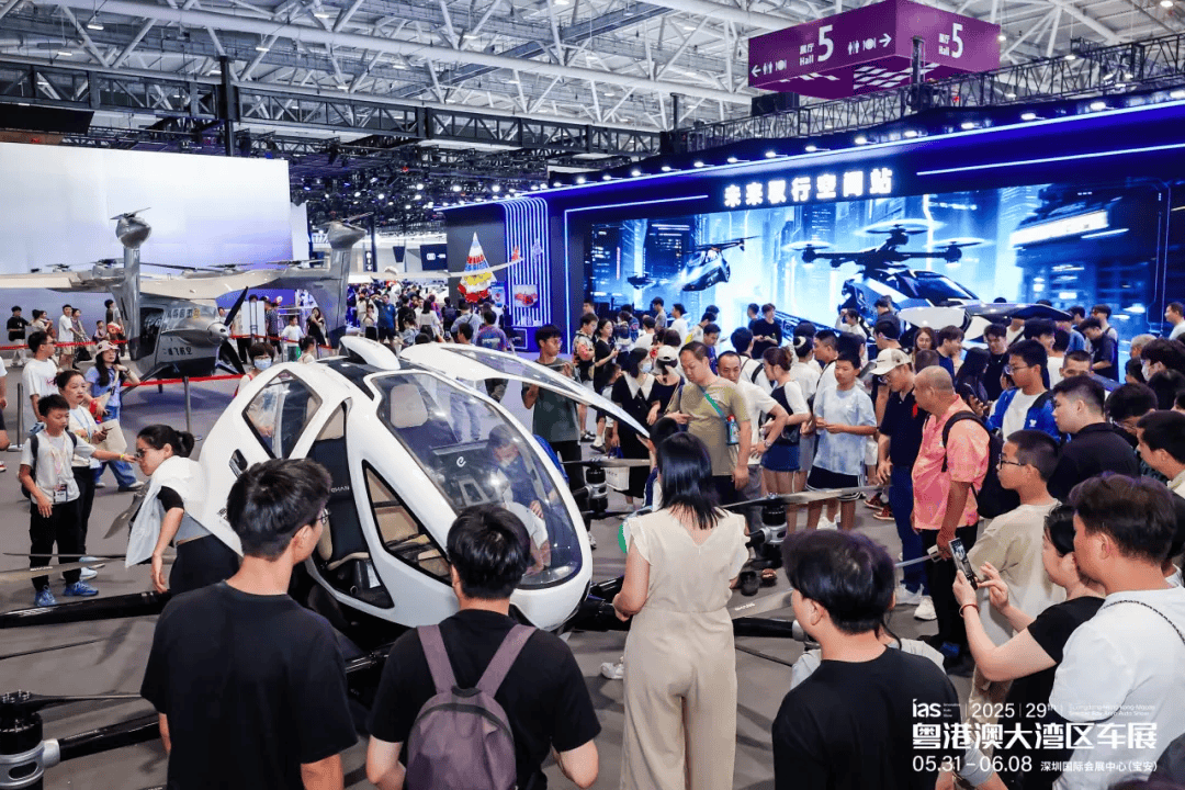 潮涌湾区，齐竞渡，共扬帆：2025粤港澳大湾区车展盛大启幕