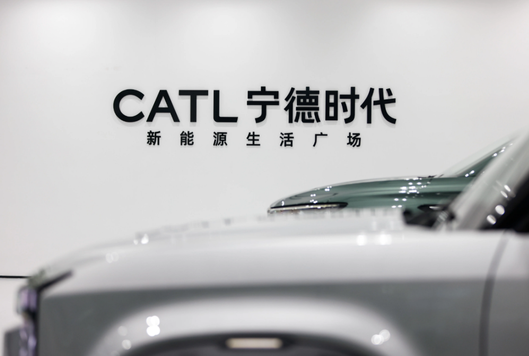 “双面”成都