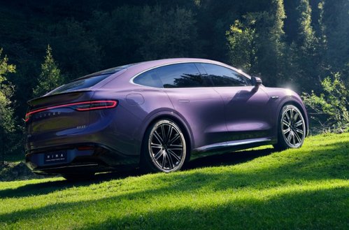 小米YU7与Model Y正面交锋，智界R7起售价22.98万强势反击