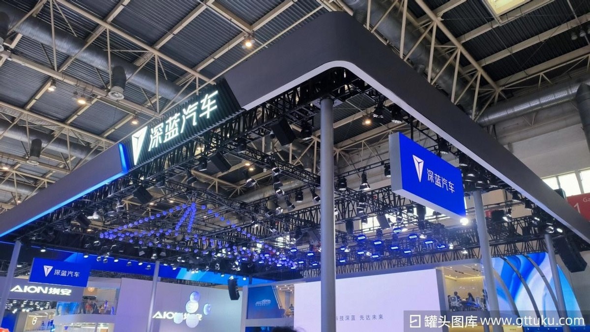 深蓝汽车“放不下”车机广告？