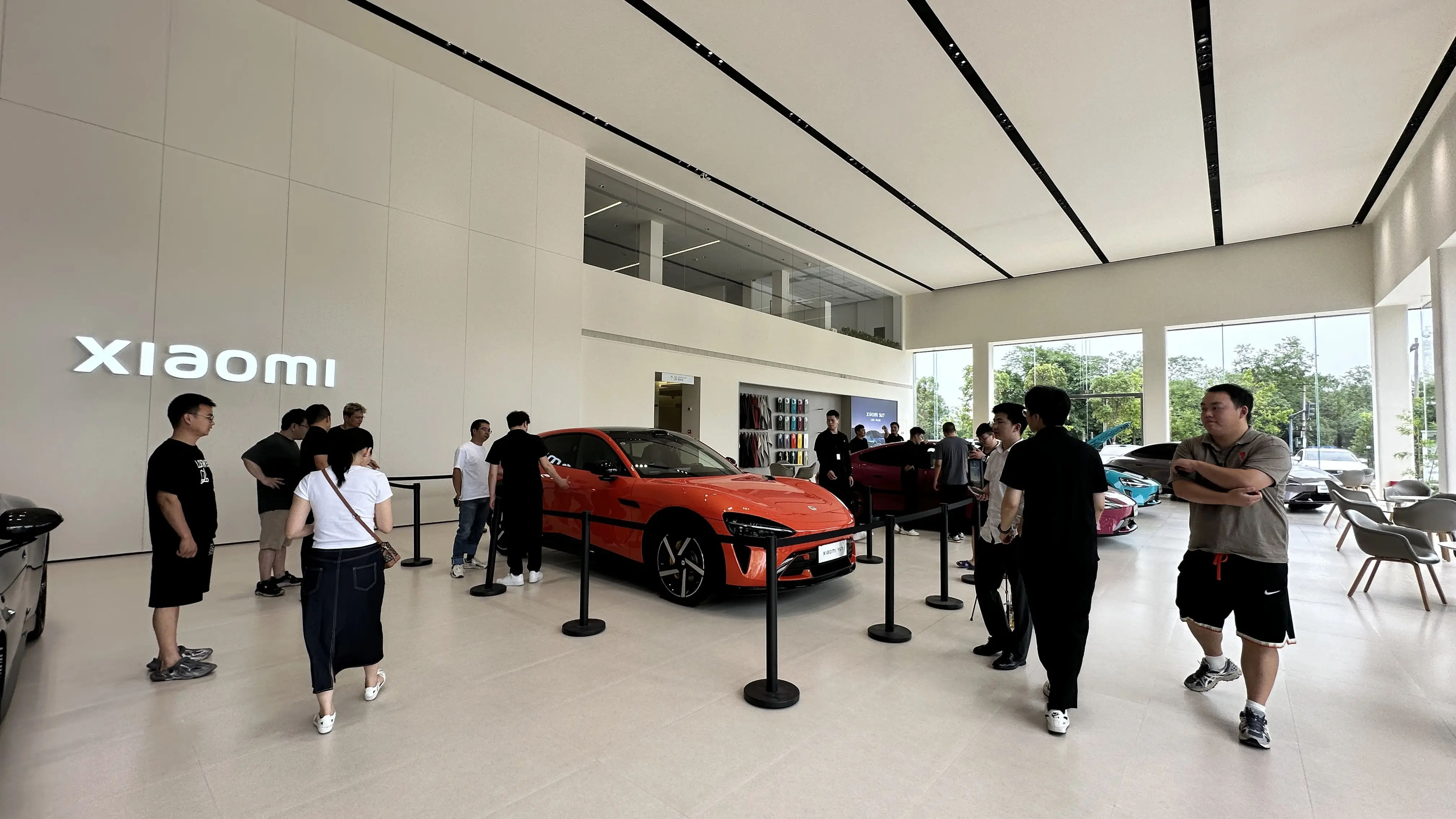 小米YU7成都探店快报：热度不如当初SU7，颜值是最大卖点