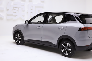 五菱全新小型纯电SUV，拿什么和星愿来斗？