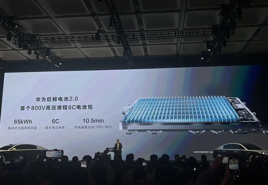 70.8万起！矛头调转BBA “78S”，尊界S800有戏？