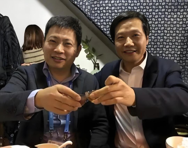 从手机到汽车，熟悉的“华为小米之争”全面爆发