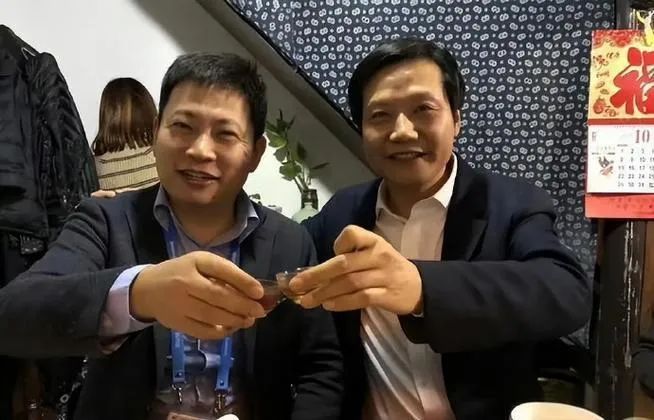 热点丨华为小米闹归闹，别让汽车走上手机旧路