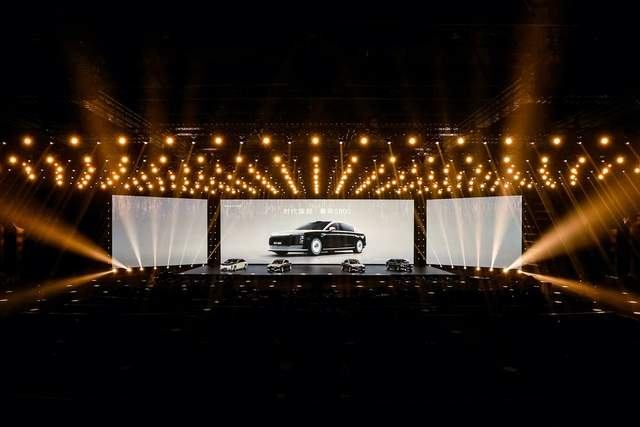 用尖端科技引领中国高端豪华！尊界S800上市70.8万起