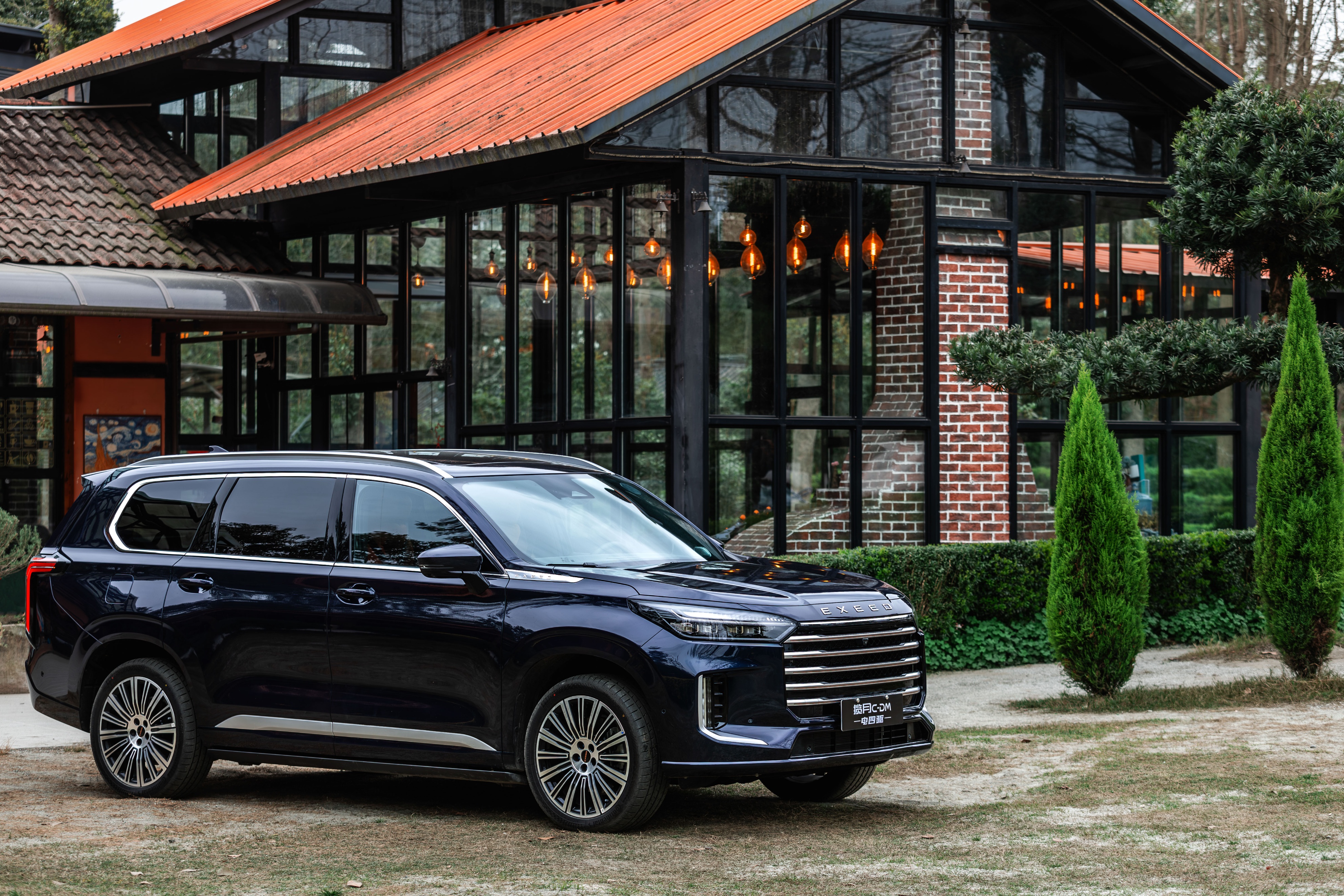 20万预算选7座大型SUV，要星途揽月的大空间+硬核驾控还是BYD唐LDM的品牌溢价？
