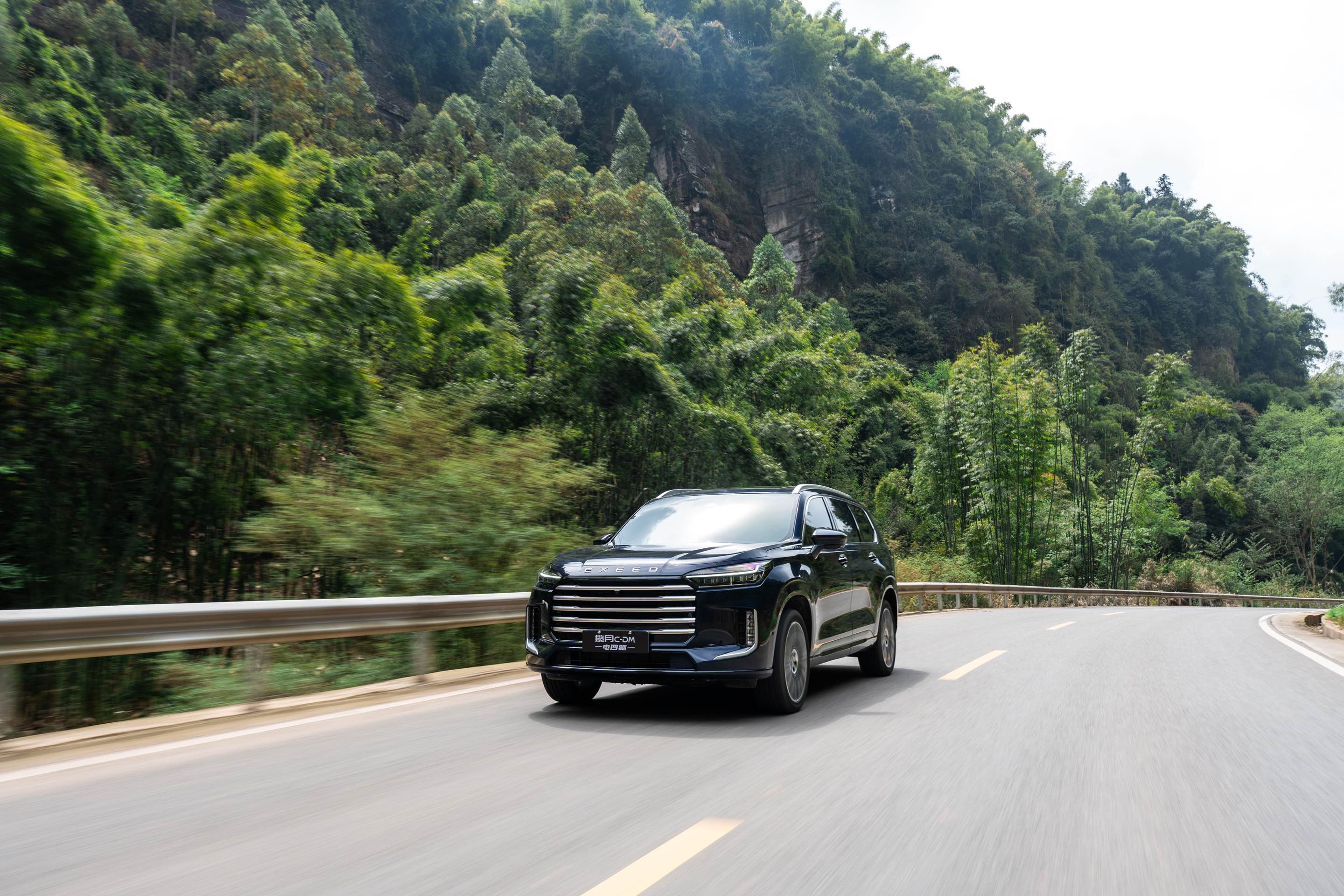 20万预算选7座大型SUV，要星途揽月的大空间+硬核驾控还是BYD唐LDM的品牌溢价？