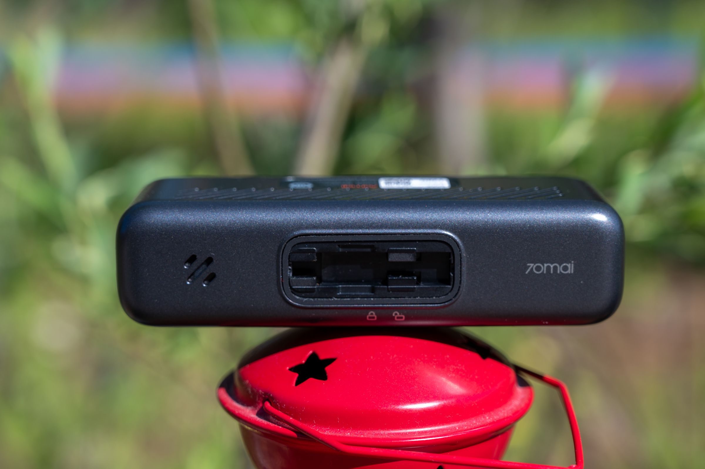 70迈M800行车记录仪：4K超清，4G联网，体验堪比电车