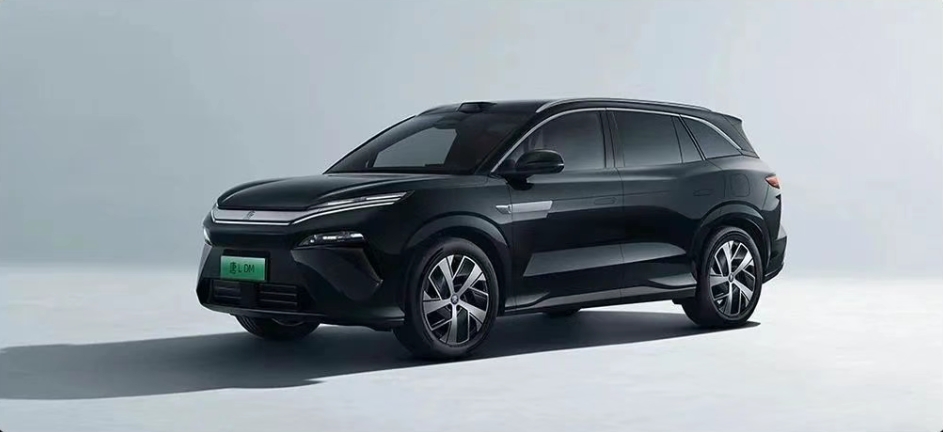 20万预算选7座大型SUV，要星途揽月的大空间+硬核驾控还是BYD唐LDM的品牌溢价？