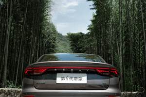 每一辆吉利帝豪，都有一段温暖的人生旅程