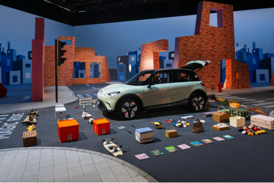 轻奢电动小钢炮的终极对决：15万买Smart精灵#1还是MINI EV？