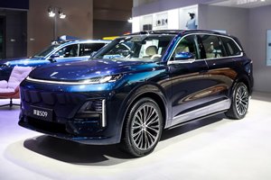深蓝S09：20万级颠覆百万想象，重构六座SUV价值坐标系
