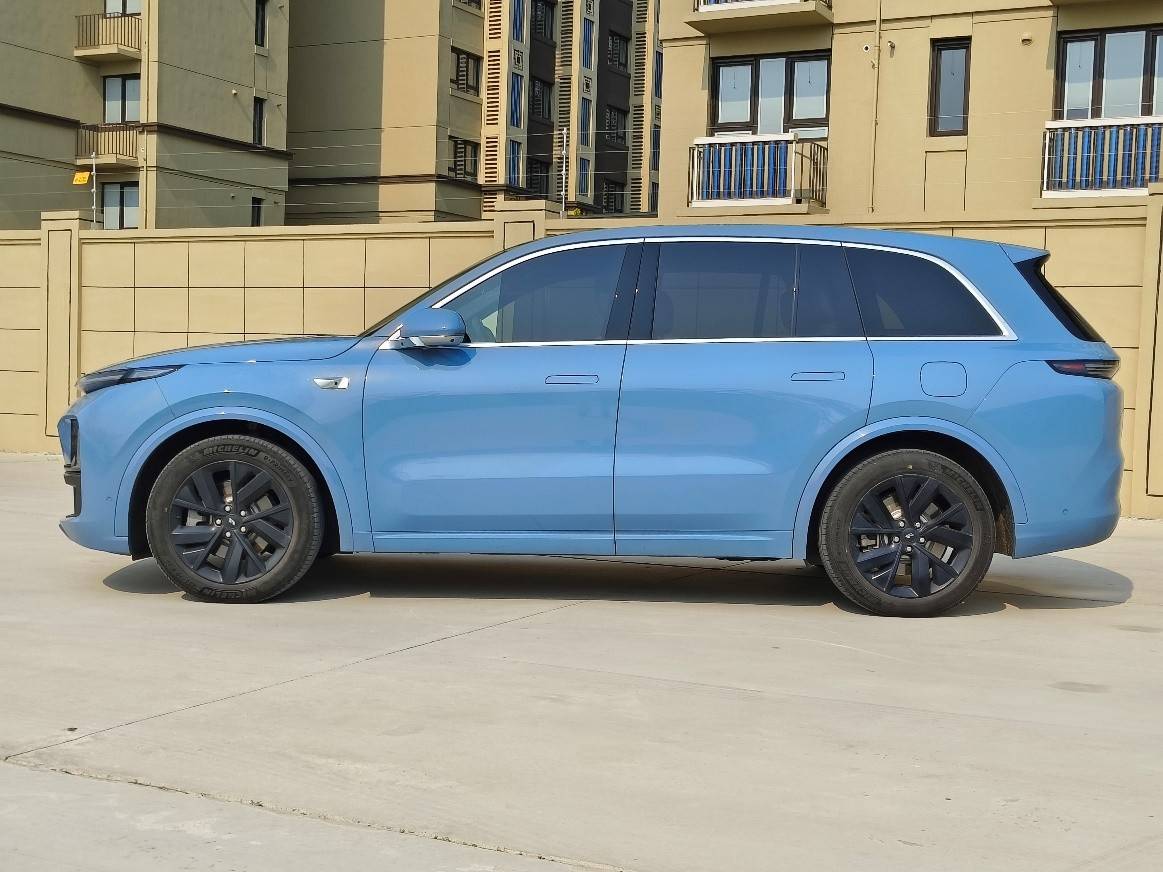 六口之家终极选车：深蓝S09对战理想L8 Pro
