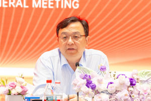 比亚迪王传福: 我们绝不拉踩同行，这是原则