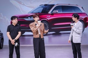 问界全系亮相重庆车展，明星车主王铮亮现场分享用车体验