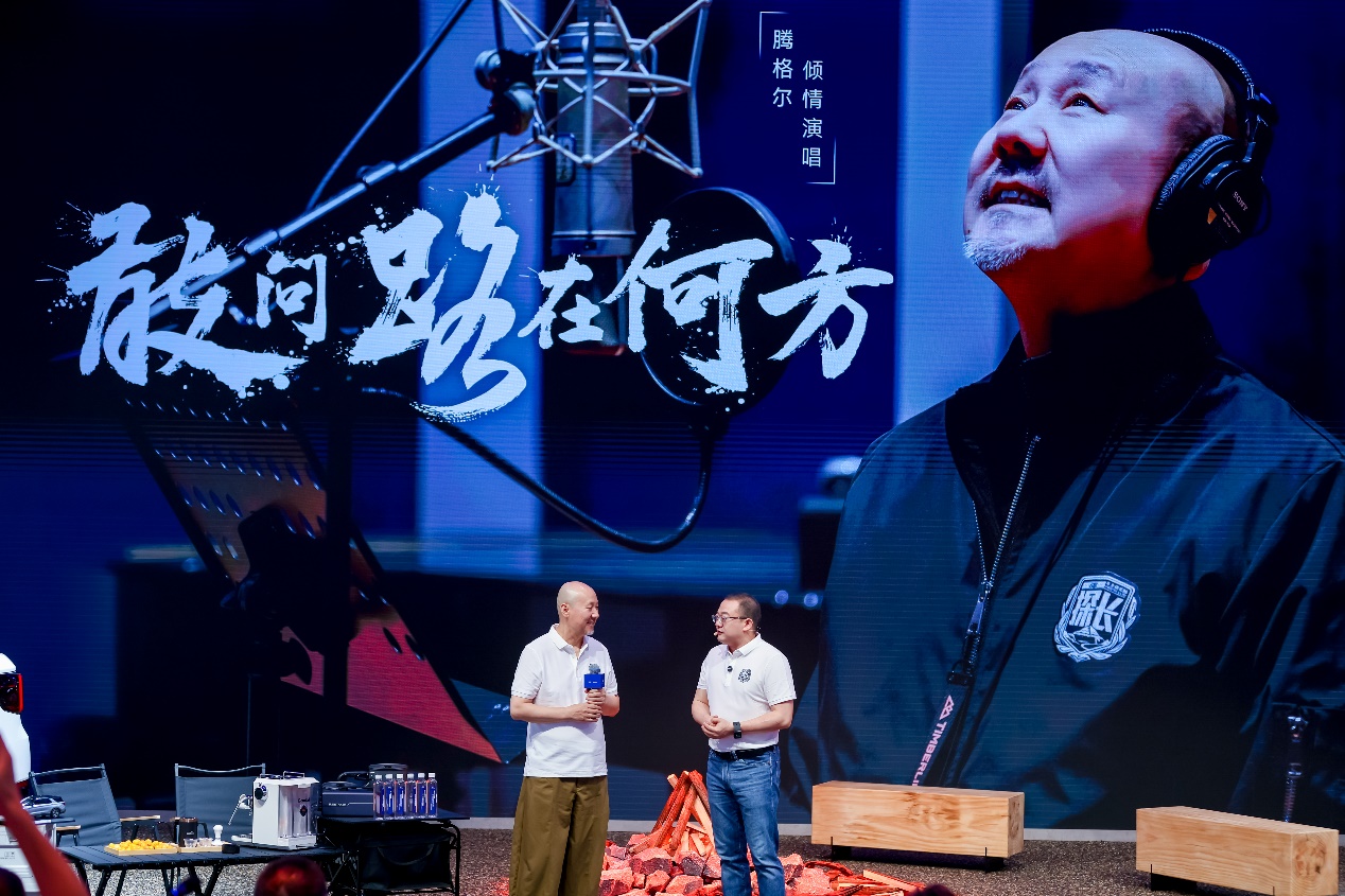 四驱穿越版上市售30.98万，福特探险者家族全系四驱，覆盖5/6/7座
