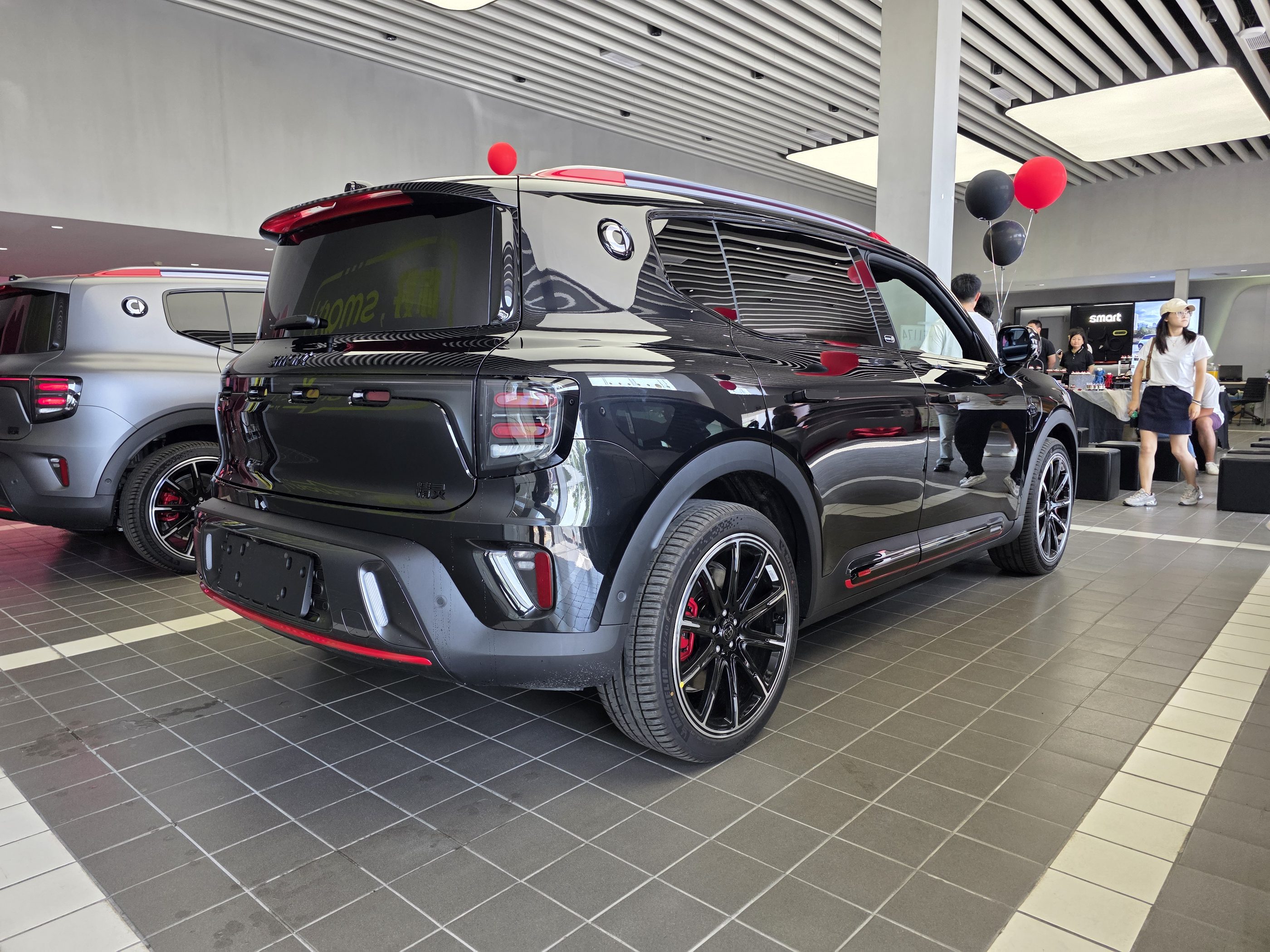 零百加速3.8秒 smart精灵#5 BRABUS版情绪价值是否拉满？