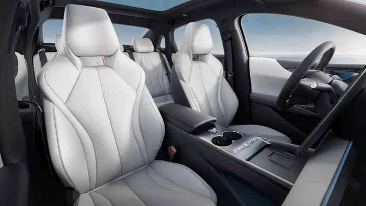 海豹06EV：10.98万起售的「全能型选手」，这次真的把家轿痛点全打透了