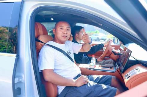 家庭大六座智慧旗舰 SUV  试驾深蓝S09