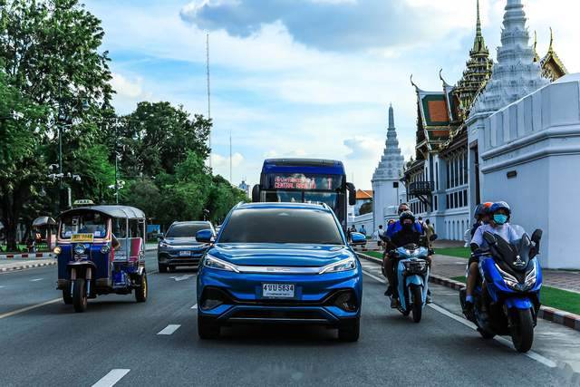 巴西开比亚迪网约车，14小时怒赚860元，中国车在巴西也非常卷