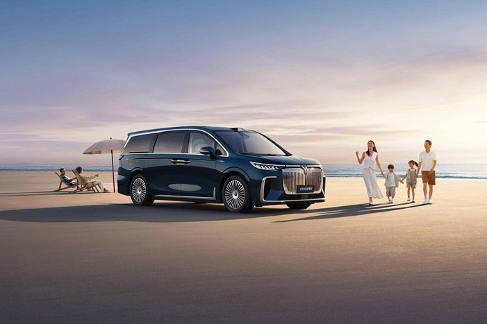 岚图汽车6月交付10053辆 岚图梦想家荣膺三冠王 岚图FREE+7月12日上市