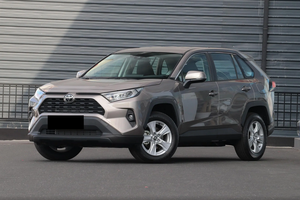 终端优惠4万8，销量居高不下，RAV4荣放适合抄底吗？
