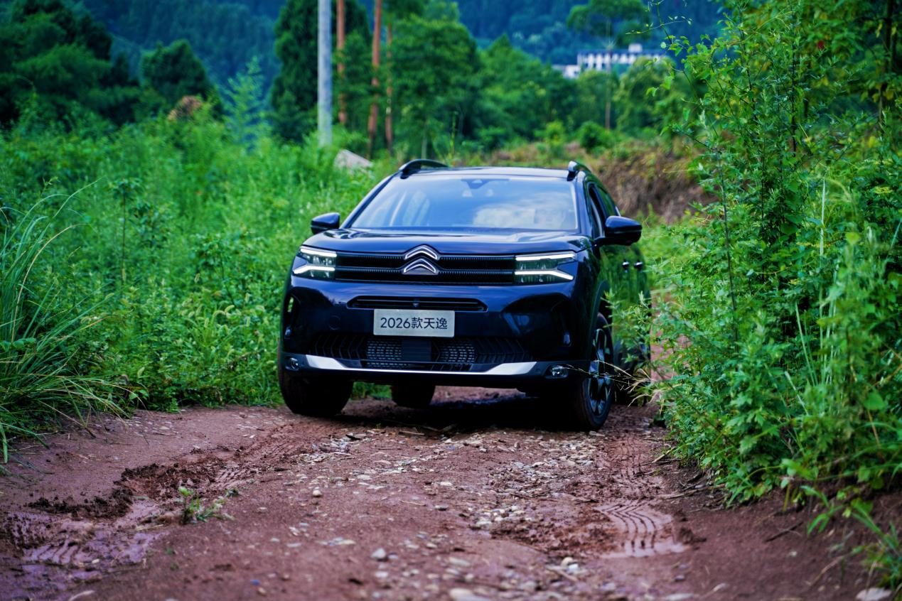 2026 款天逸C5 AIRCROSS：极致安全，是对暑期出行的基本承诺
