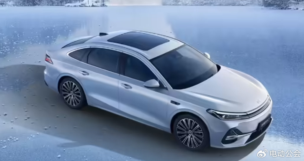 10.38万元起，吉利银河A7开启预售，综合续航超2100km