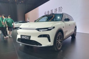 内饰变动大 重新调整配置 新款零跑C11值得买吗？