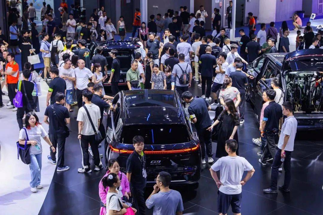 车市三极分化：自主内卷、合资反扑、豪华塌方
