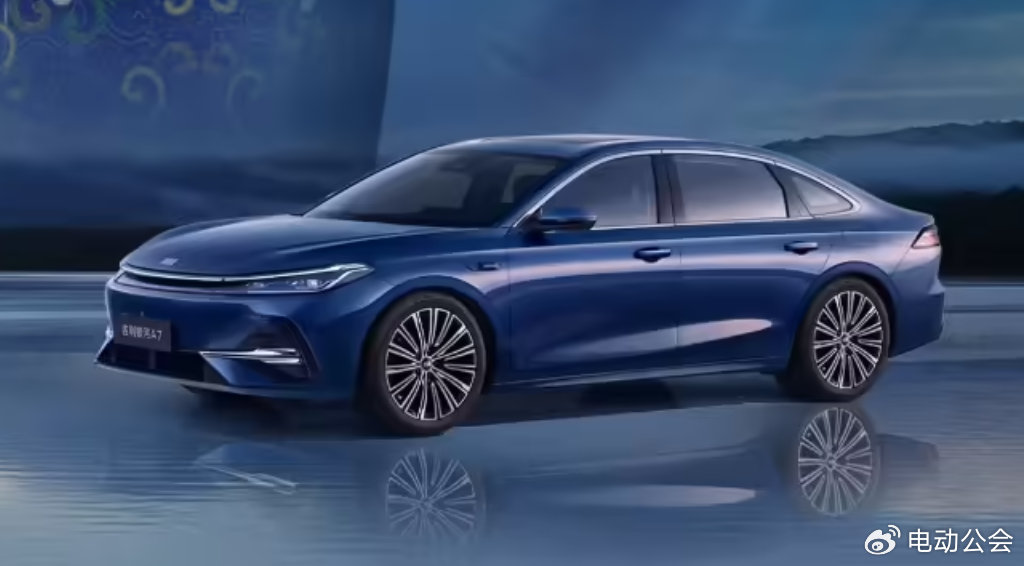 10.38万元起，吉利银河A7开启预售，综合续航超2100km