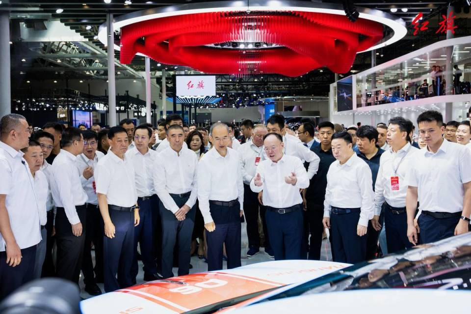 红旗品牌惊艳长春汽博会 最强参展阵容彰显“All in”新能源成效