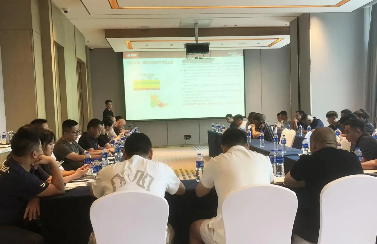 场景撬增量 新能源爆发，乘龙2025年合作伙伴年中会南宁举办
