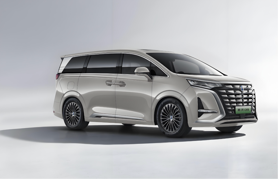 轿车稳、SUV火、MPV新，2025上半年细分领域透视！