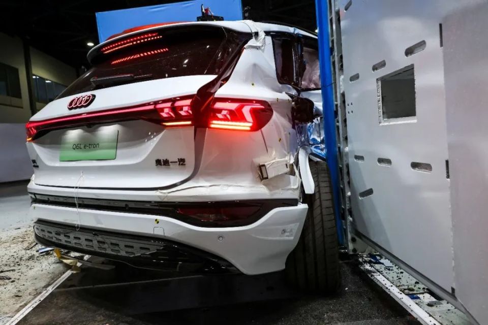 一汽奥迪Q6L e-tron成功挑战连环碰撞