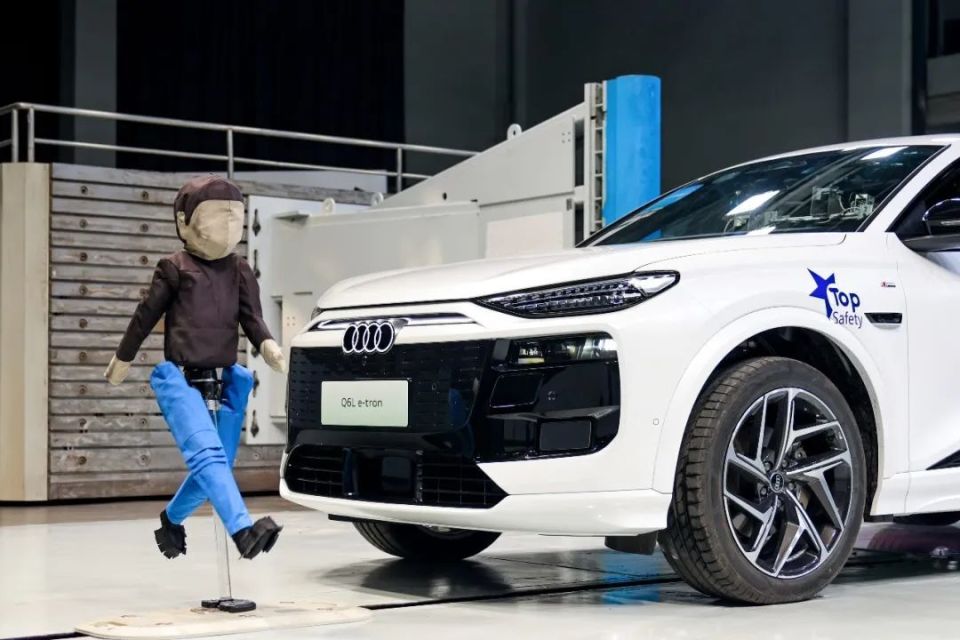 一汽奥迪Q6L e-tron成功挑战连环碰撞