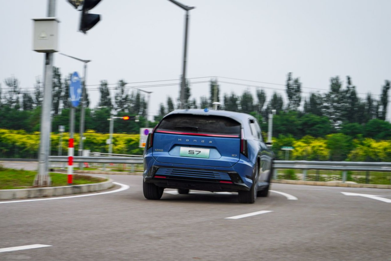 鉴定热门高端纯电SUV，从东风本田S7到Model Y，谁能真正克服晕车？
