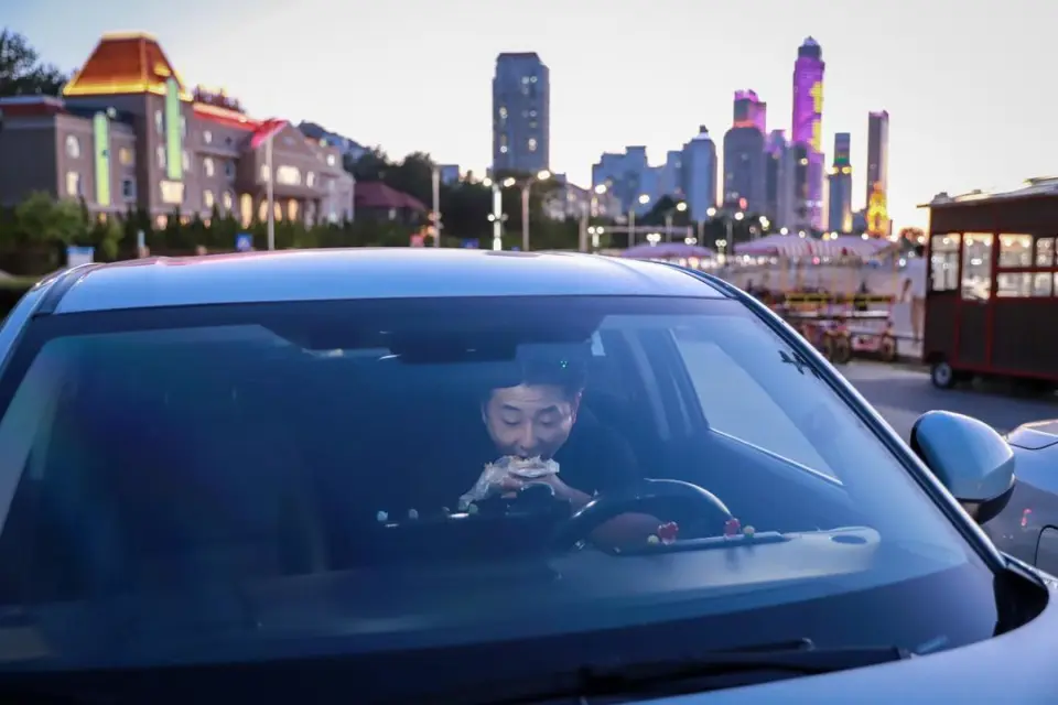 无人驾驶出租车和人工驾驶网约车的竞争，哪一方能胜出？