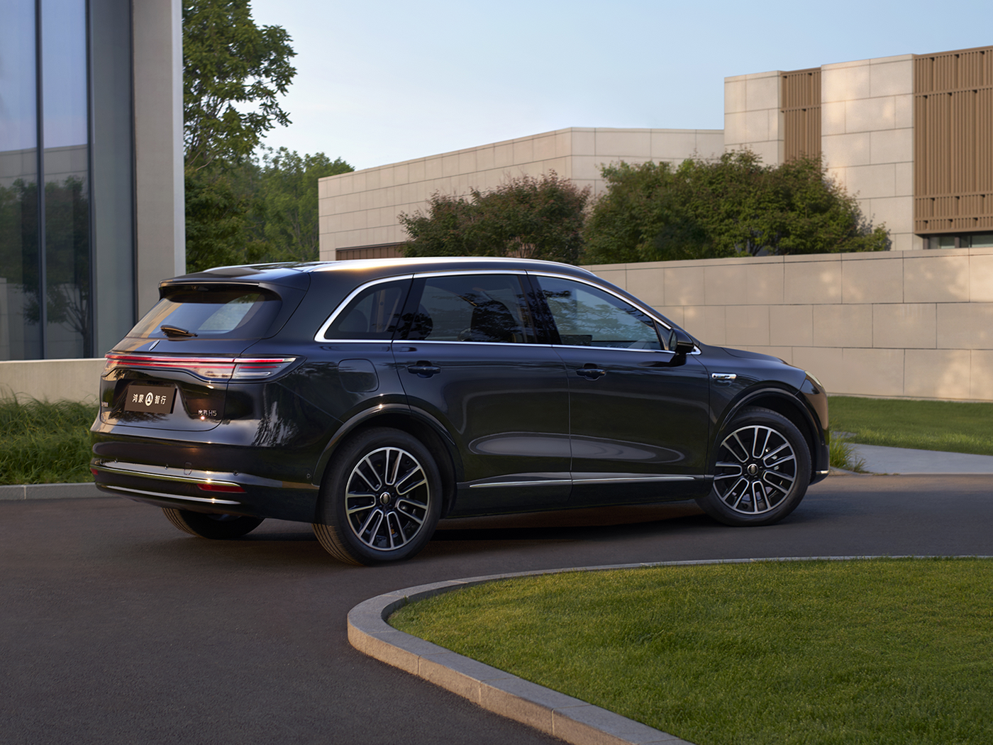 尚界首款车型官图发布，定位SUV，搭华为ADS 4，秋季上市